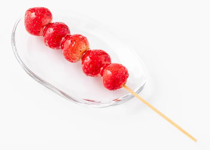 [207]　BERRY POPまるごと苺飴