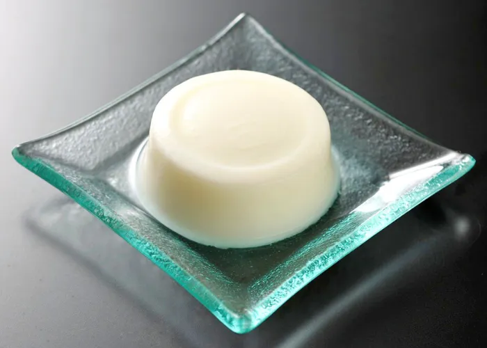 [213]　やわらか杏仁（カップ）