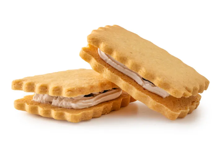 [62]　横濱ビスキュイサンド(ラムチェリー)